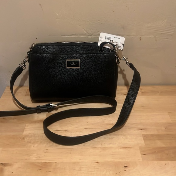 Guess Alessi Elegant Black Crossbody Bag - Picture 3 of 4